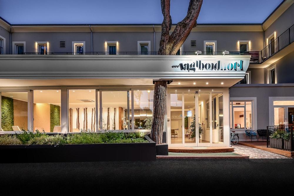 Hotel Vagabond Riccione Bagian luar foto