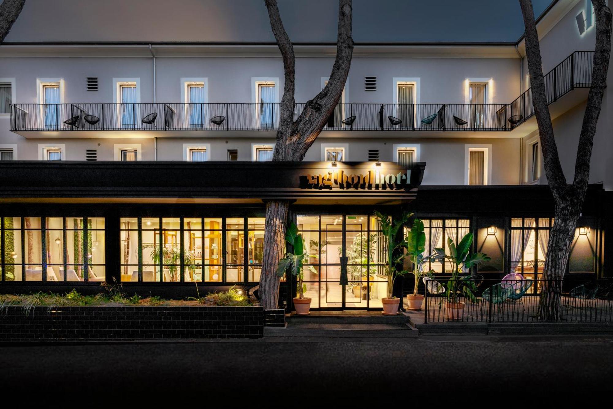 Hotel Vagabond Riccione Bagian luar foto